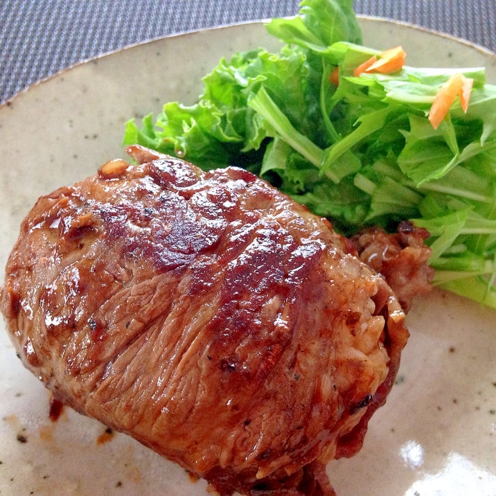 カルディレシピ☆肉巻きおにぎり♪ヨシダのグルメたれ